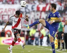 开云中国-奥超林茨队的中场球员米肖尔